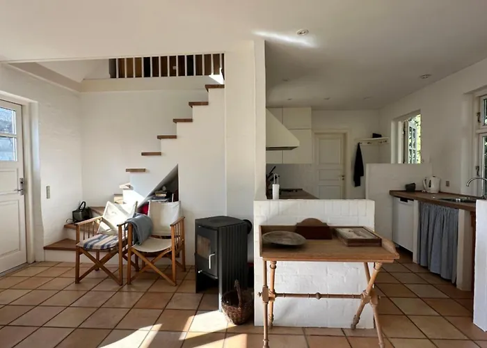 Havehuset Er En Oase I Skoven - Fa Hele Huset For Jer Selv! Chalet