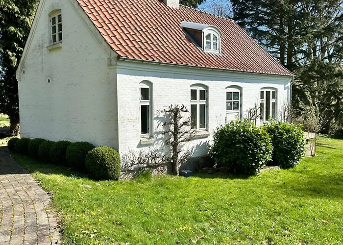 Havehuset Er En Oase I Skoven - Fa Hele Huset For Jer Selv! * Stenstrup